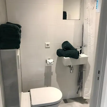Luxus Duenenhaeuschen Mit Wellnesszugang * 에크몬드안지